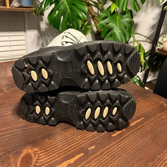 Ranger Tundra Women's Winter Snow Boots Black and Cream Size 9 Warm Cute - Picture 8 of 10